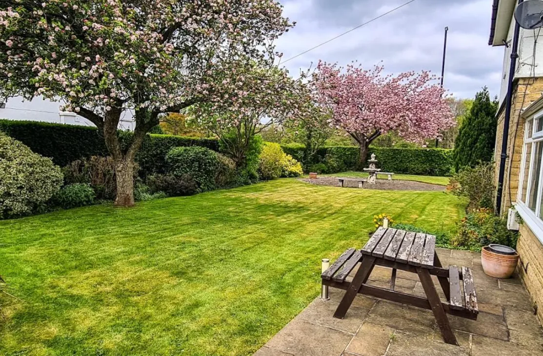 6 bed Detached