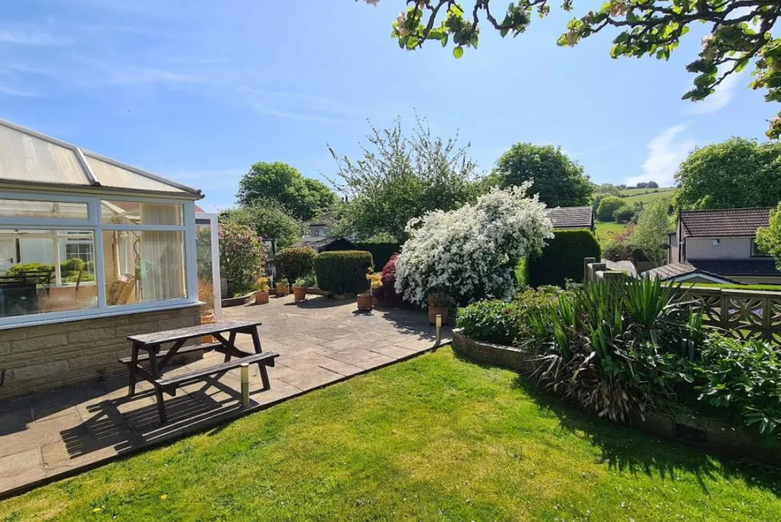 6 bed Detached