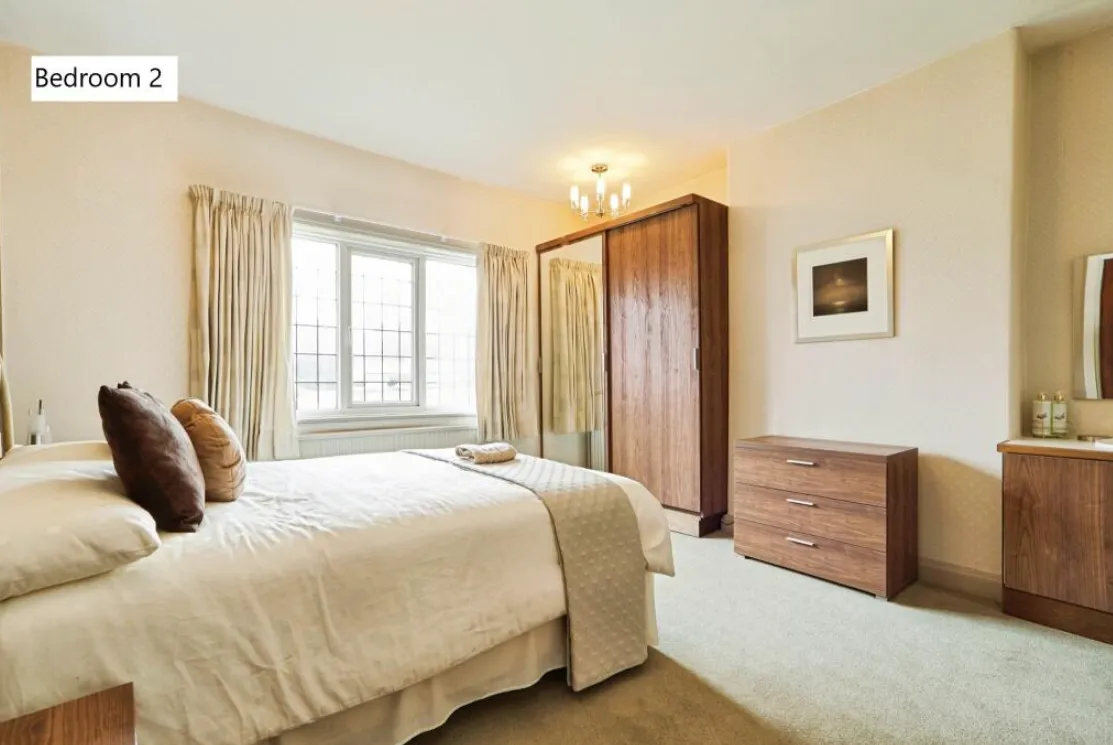 6 bed Detached