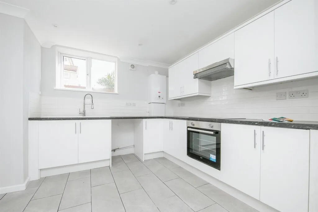 4 bed End of Terrace