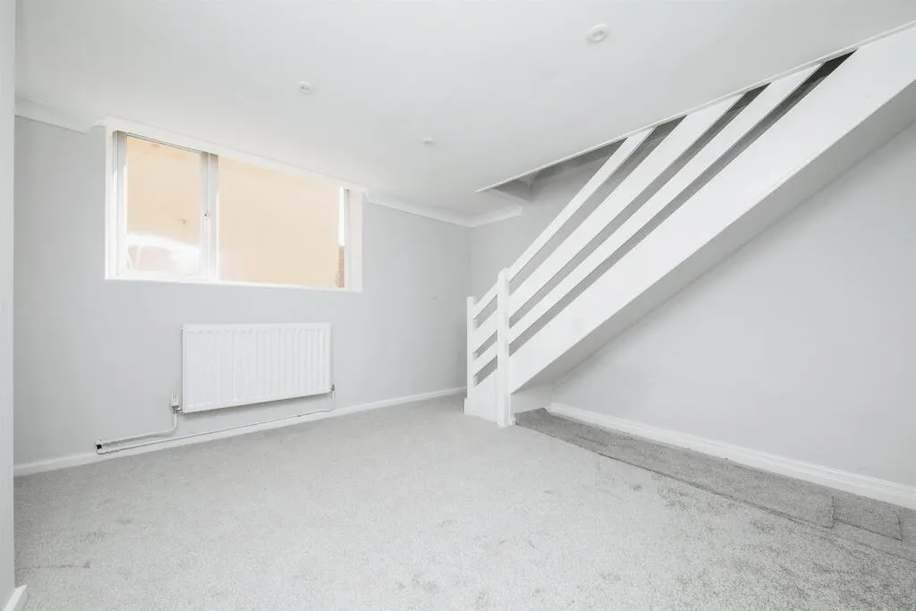 4 bed End of Terrace