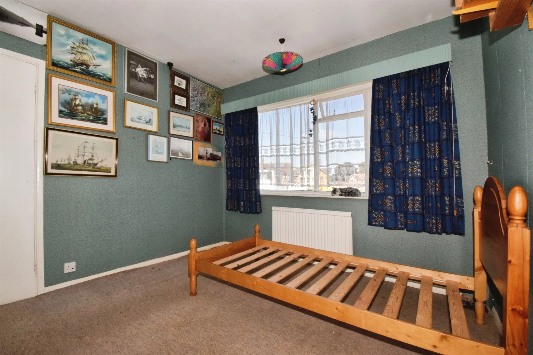6 bed Detached