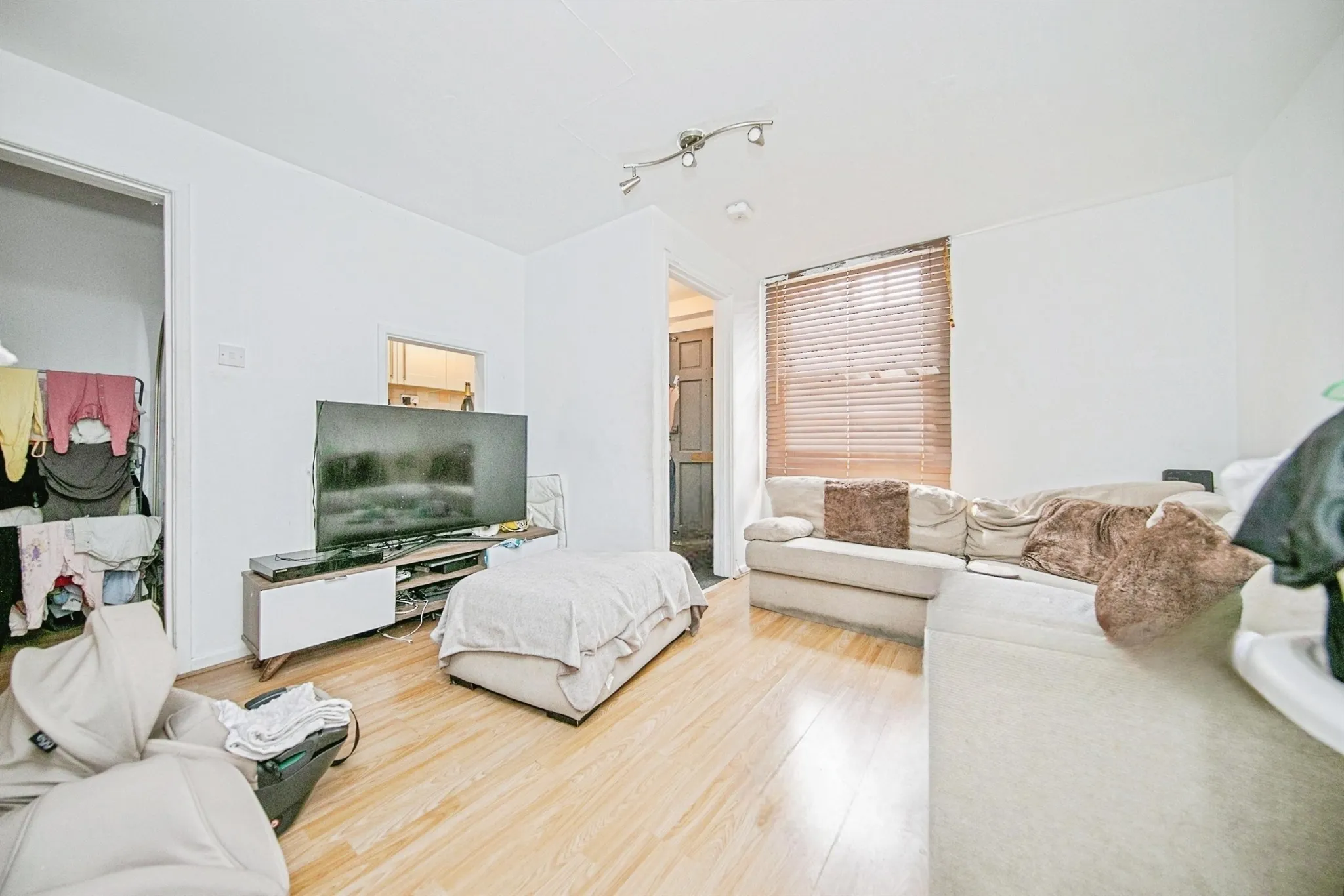 2 bed Maisonette