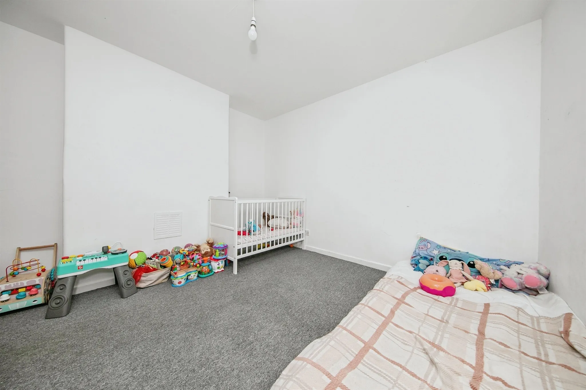 2 bed Maisonette