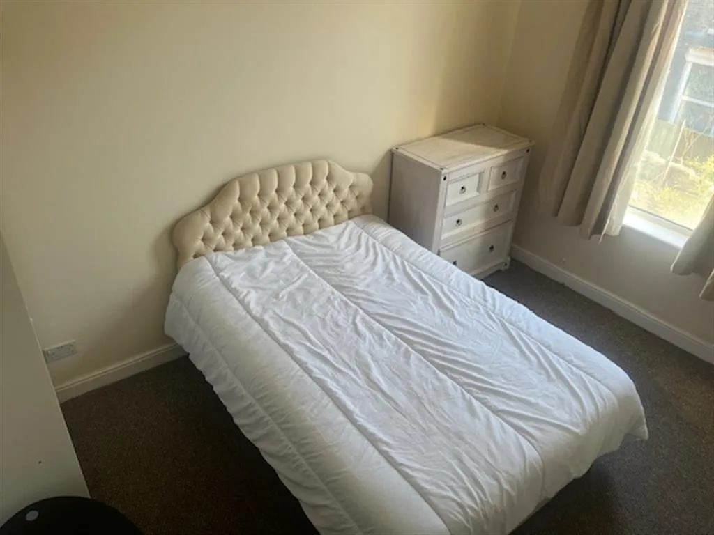 5 bed Terraced