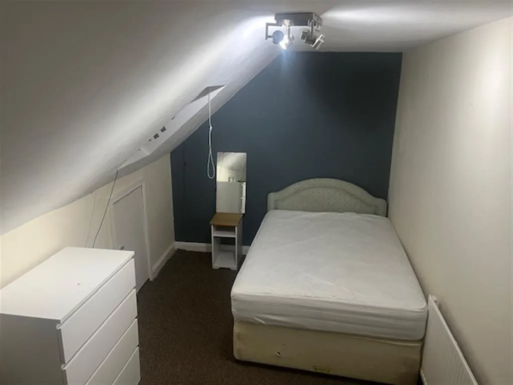 5 bed Terraced