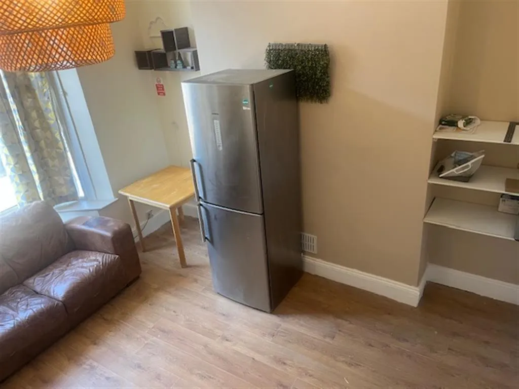 5 bed Terraced
