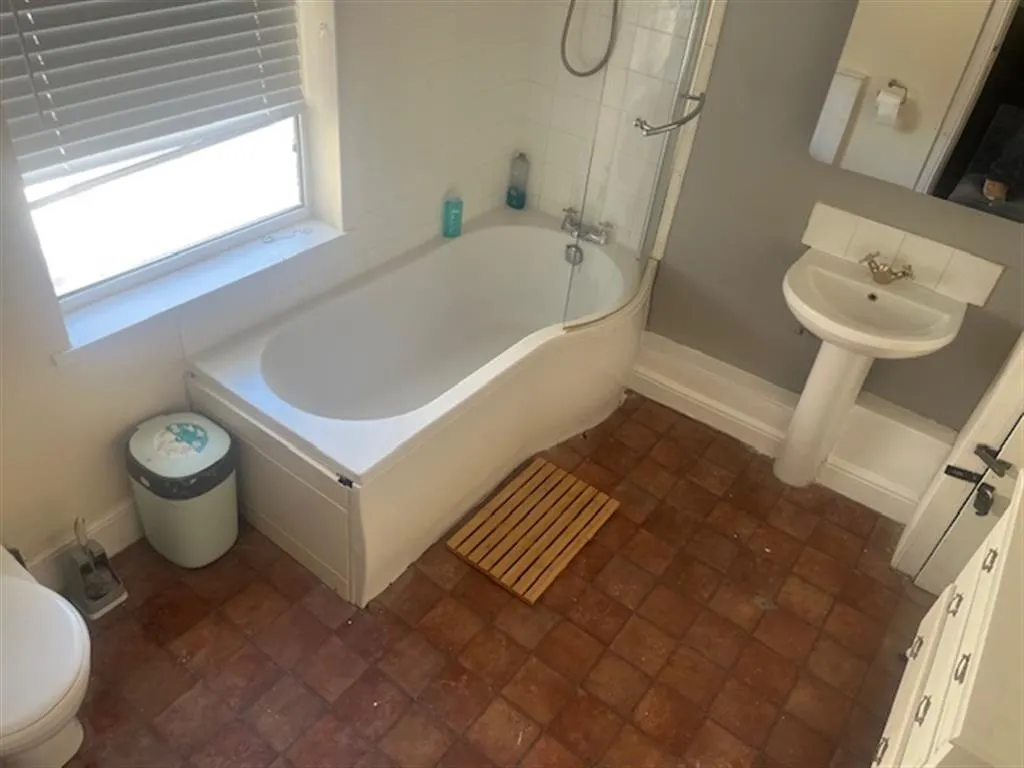5 bed Terraced