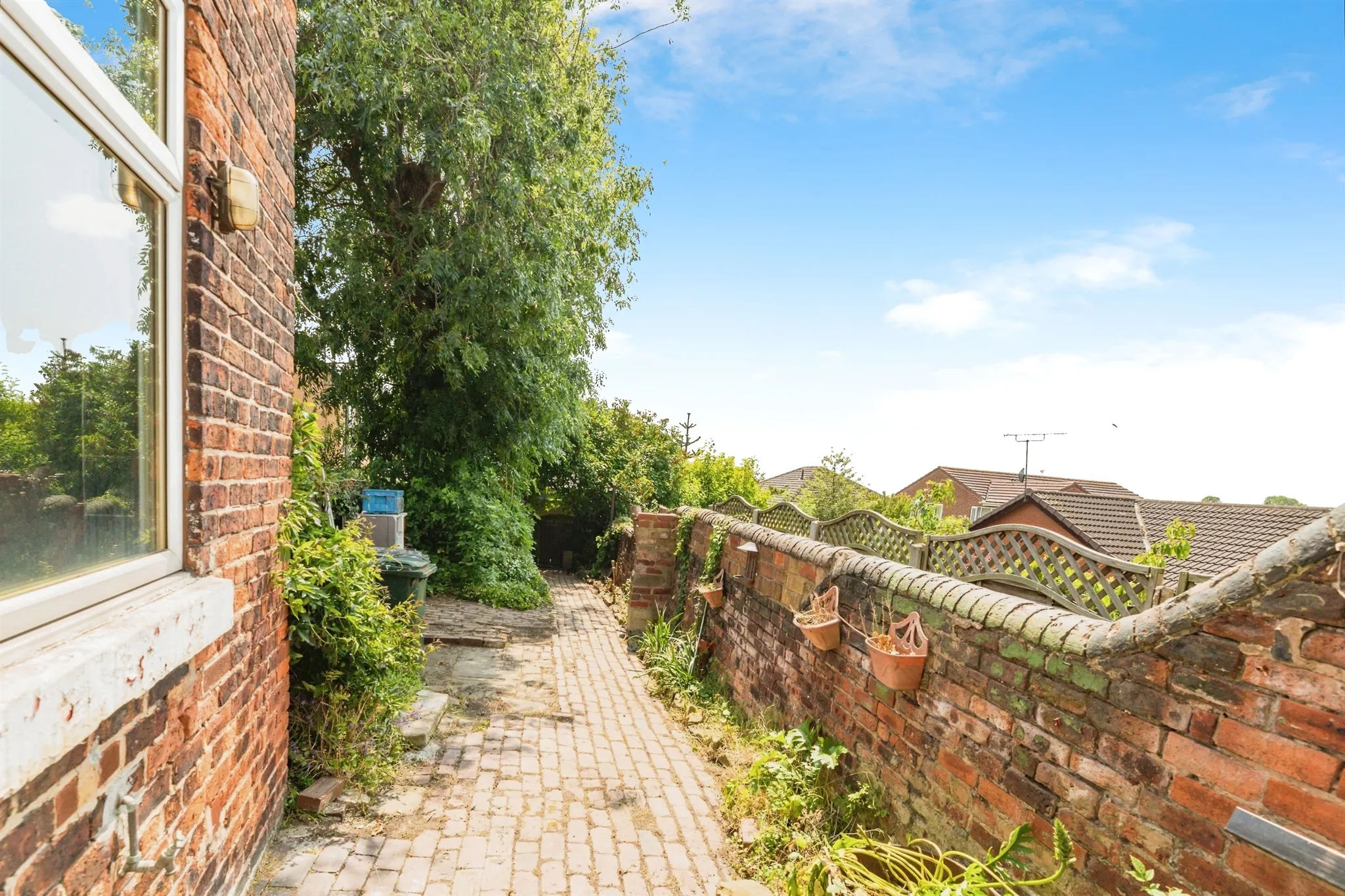 3 bed End of Terrace