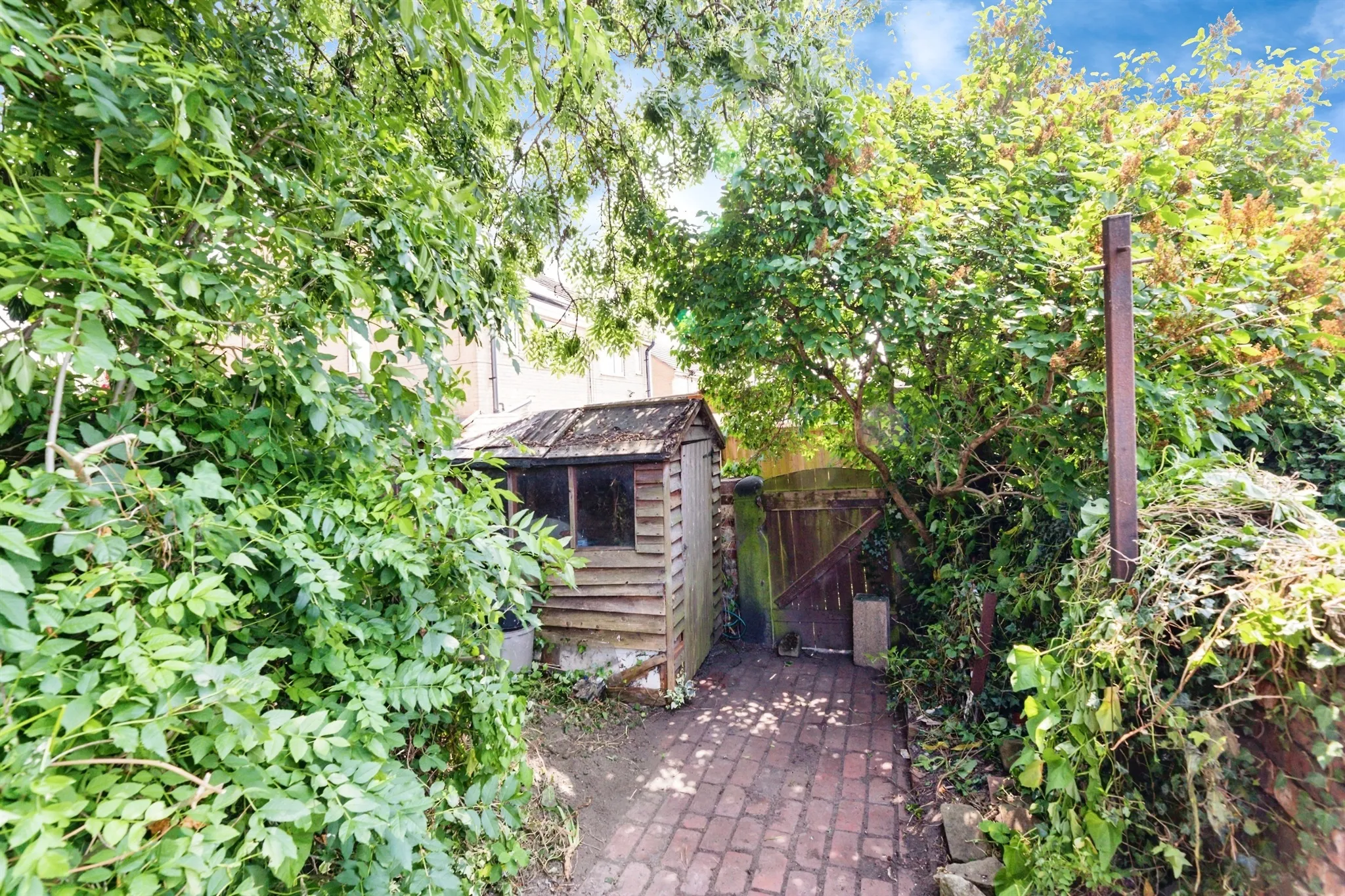 3 bed End of Terrace