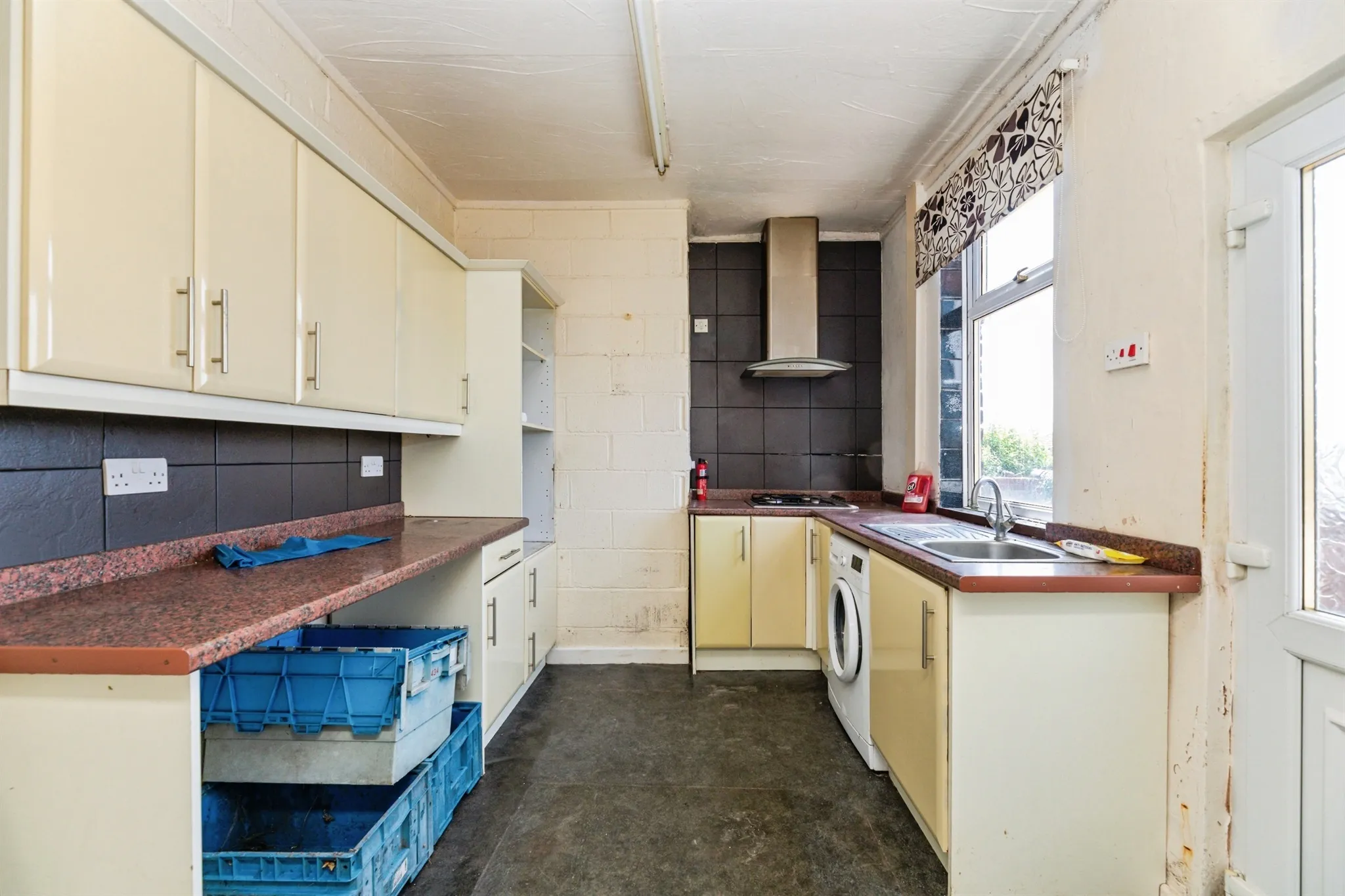 3 bed End of Terrace