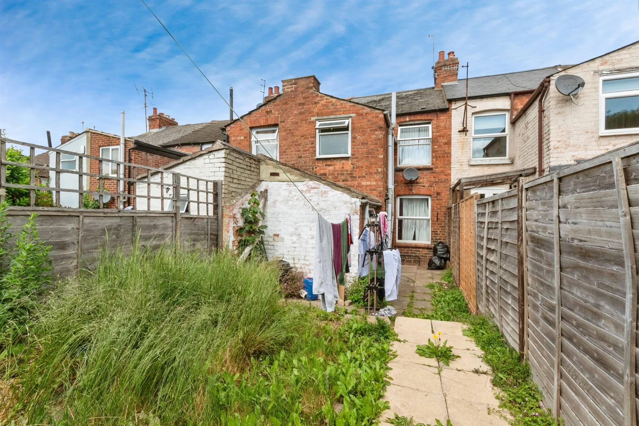 2 bed House