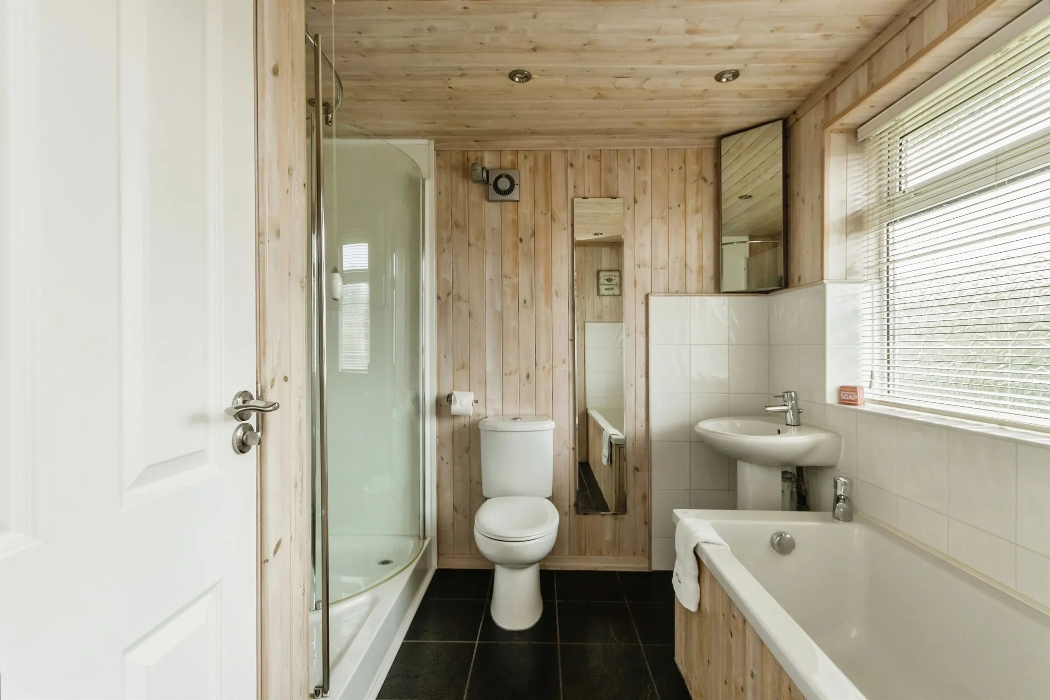 4 bed Semi-Detached