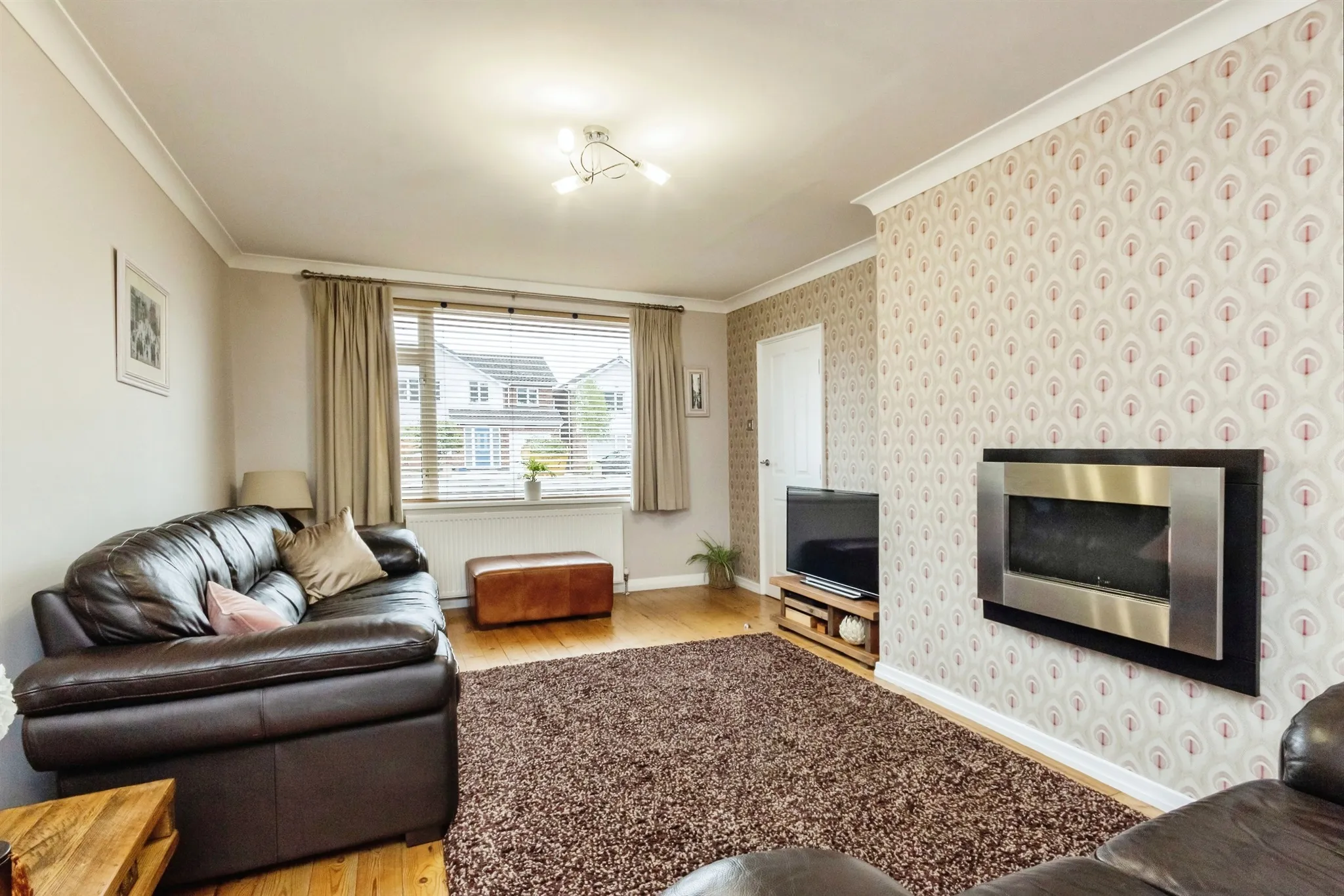 4 bed Semi-Detached