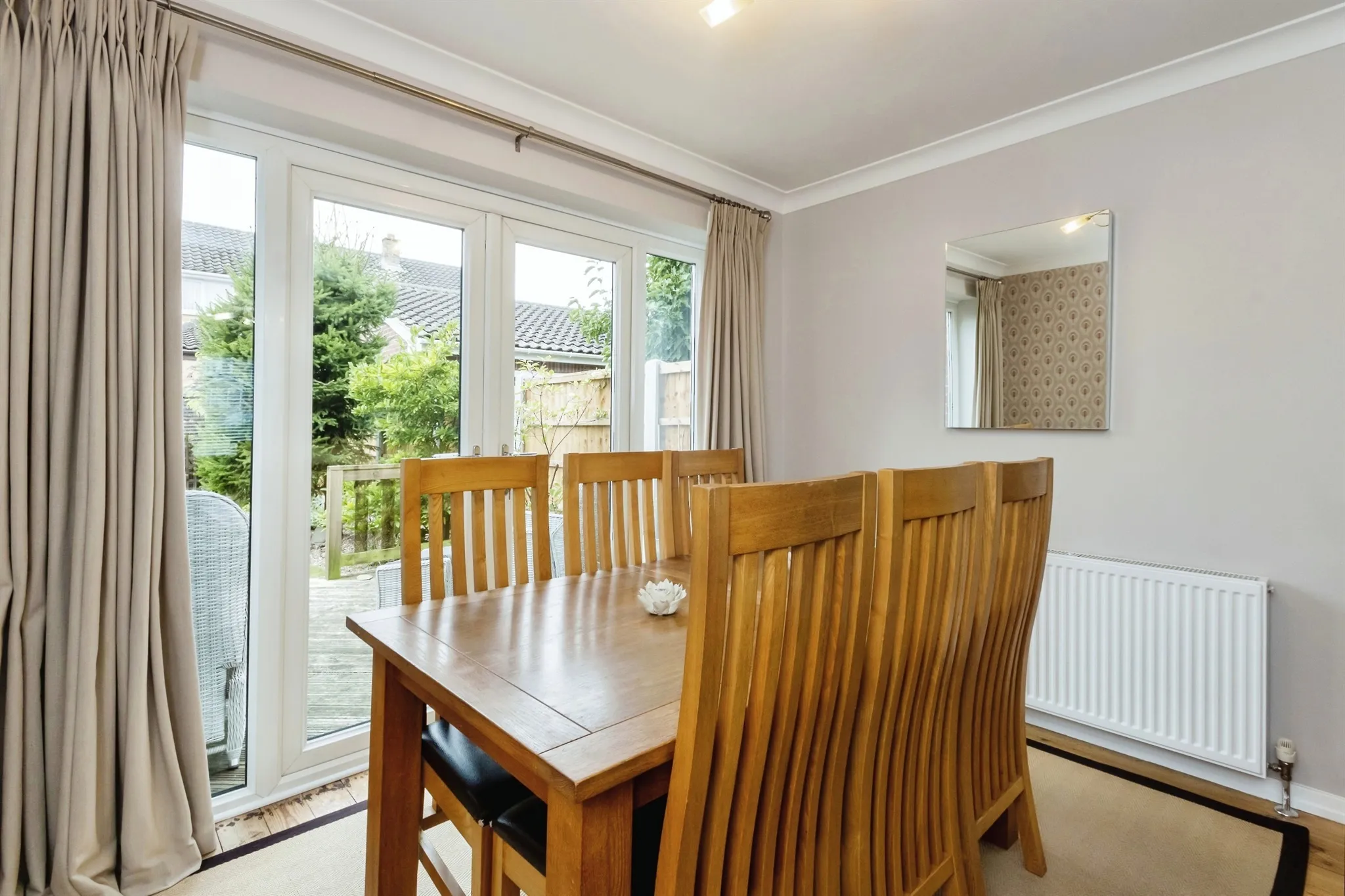 4 bed Semi-Detached