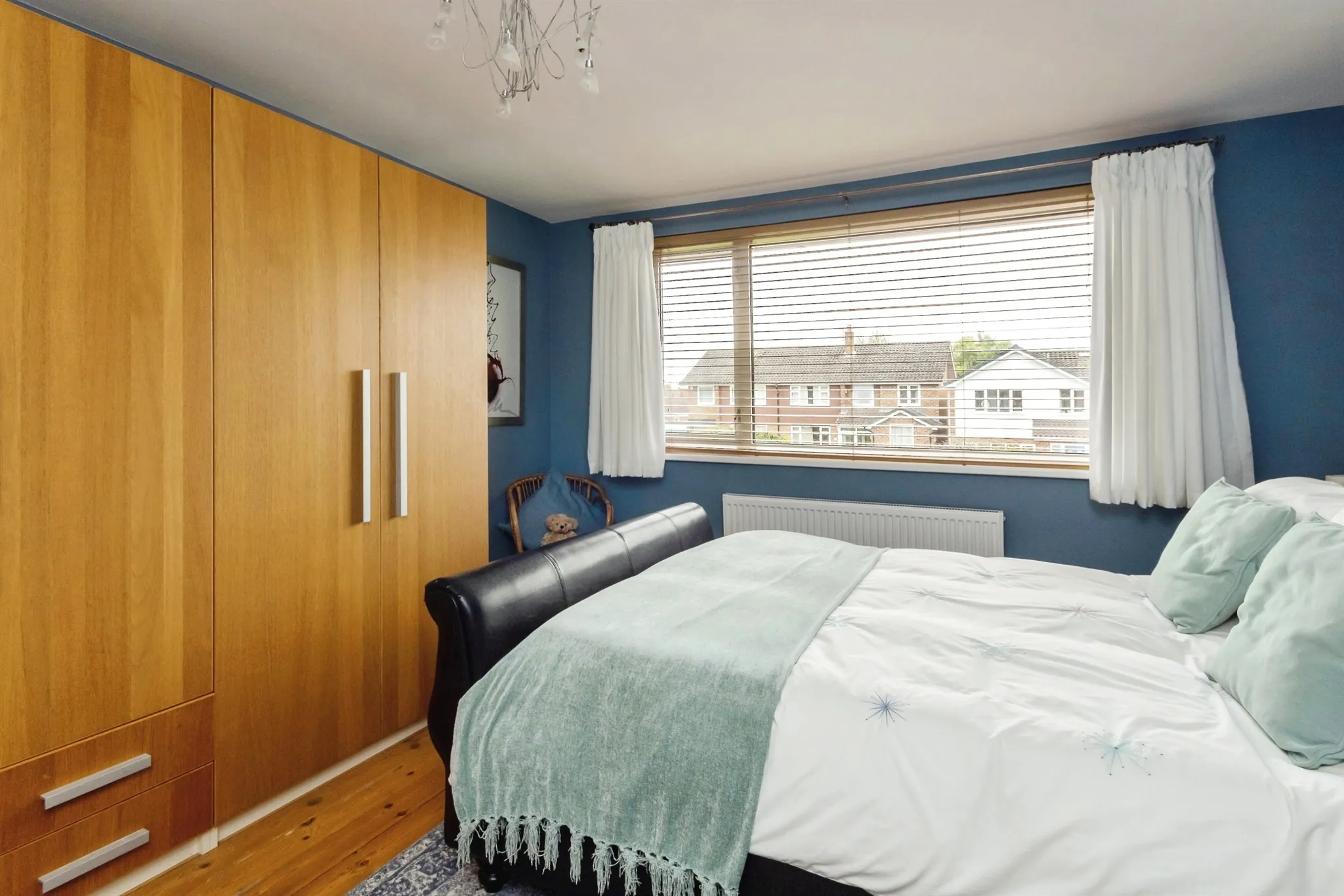 4 bed Semi-Detached