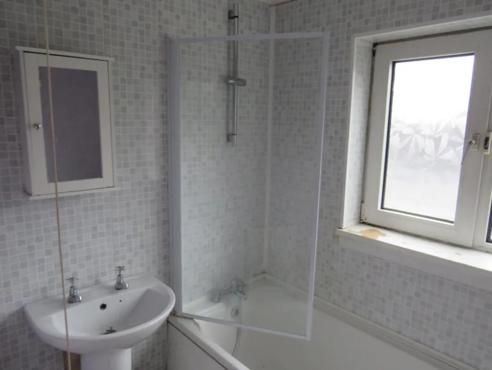 4 bed Detached