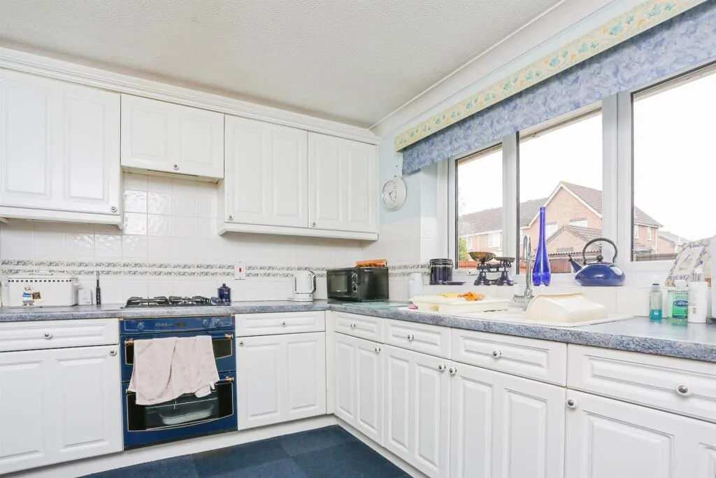 2 bed Detached
