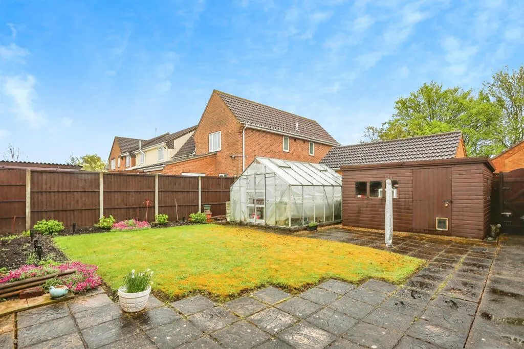 2 bed Detached