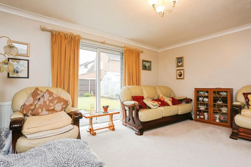 2 bed Detached