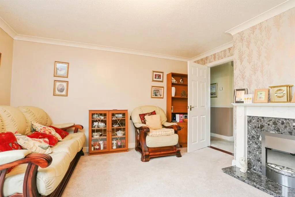 2 bed Detached