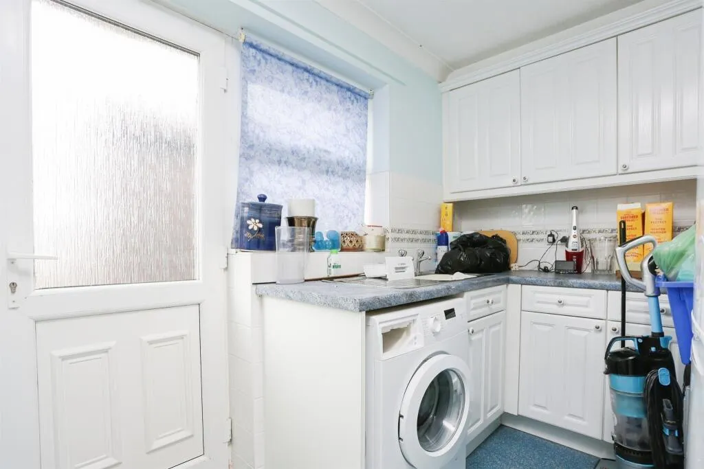 2 bed Detached