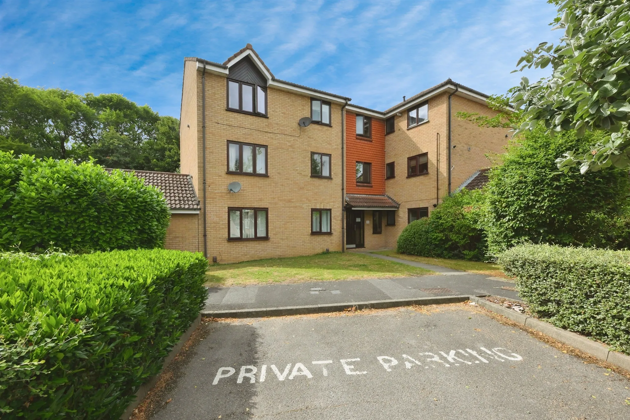 1 bed Ground Flat