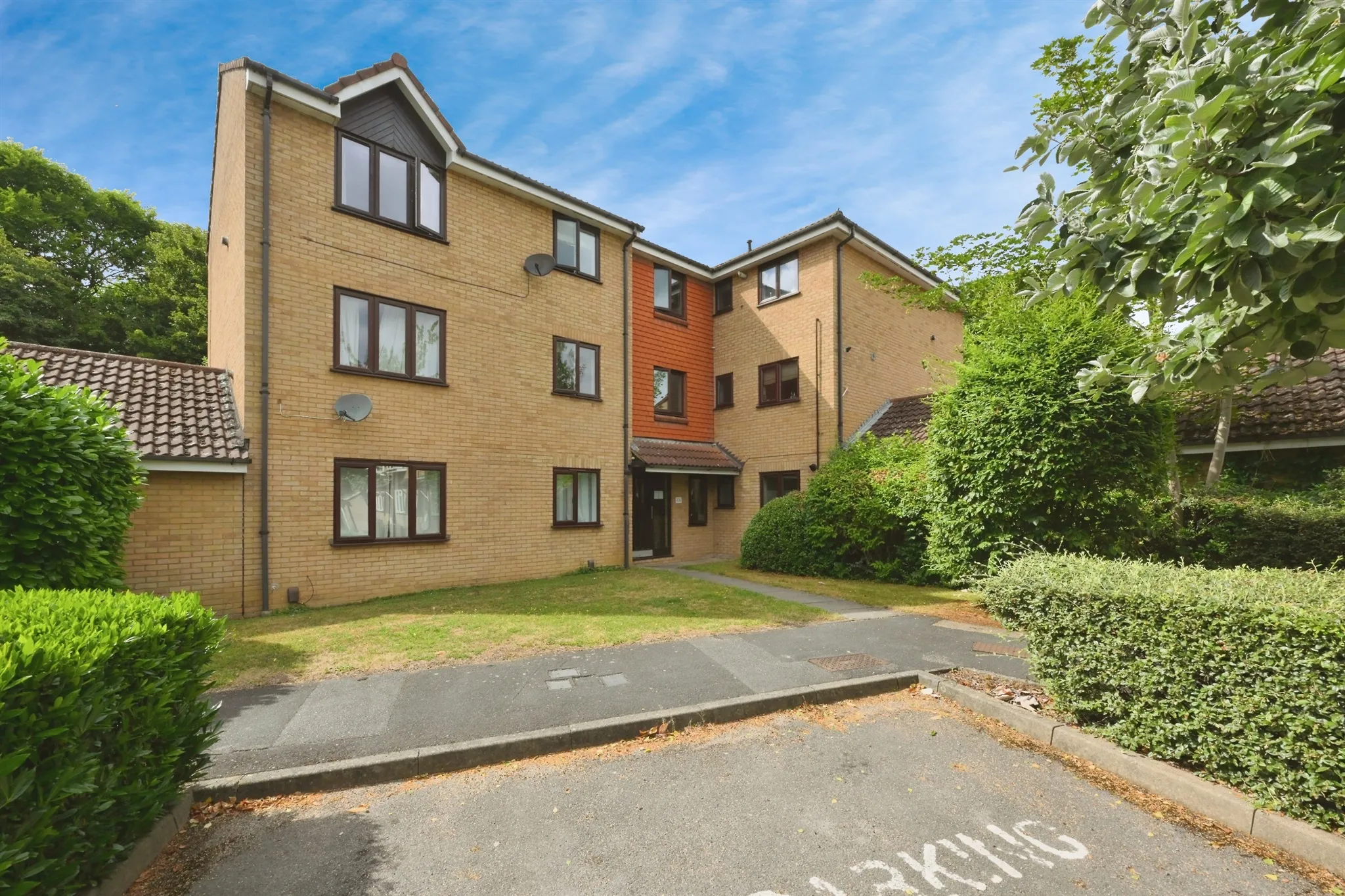 1 bed Ground Flat