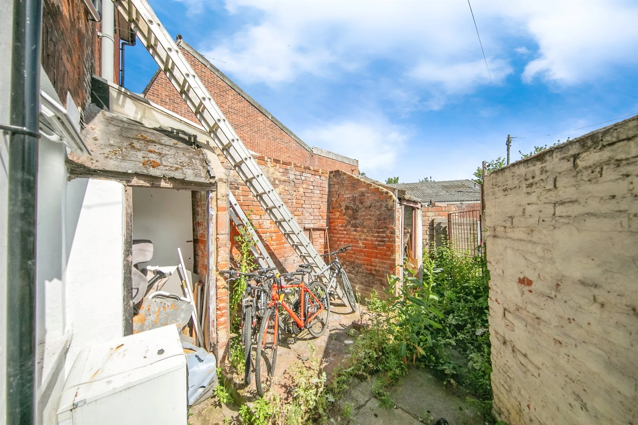 5 bed Semi-Detached