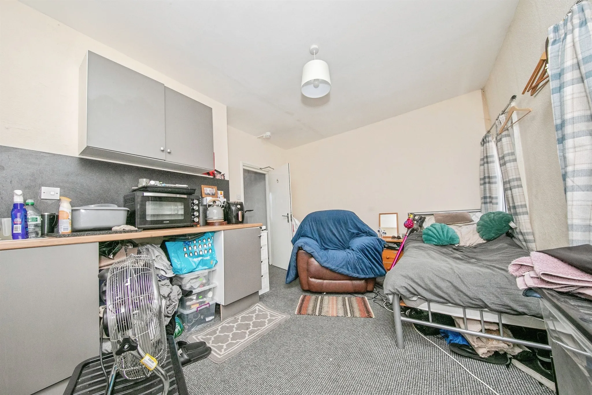 5 bed Semi-Detached