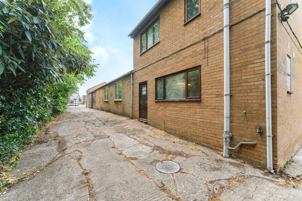 2 bed House