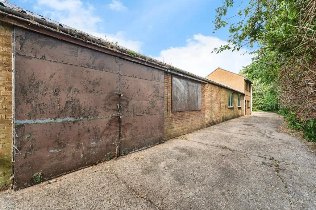 2 bed House