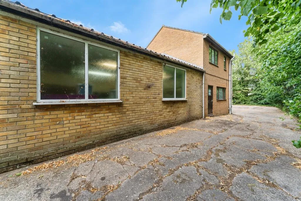 2 bed House