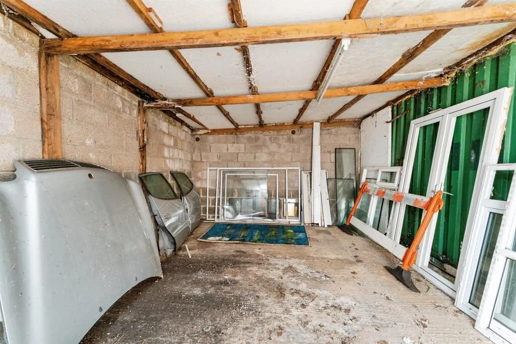 2 bed House
