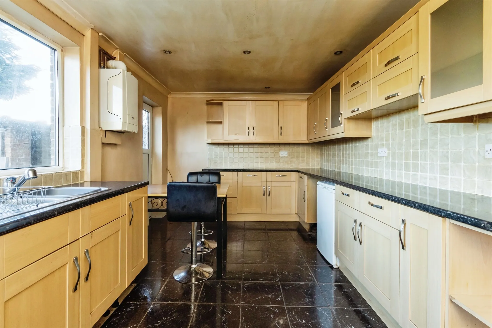 3 bed End of Terrace