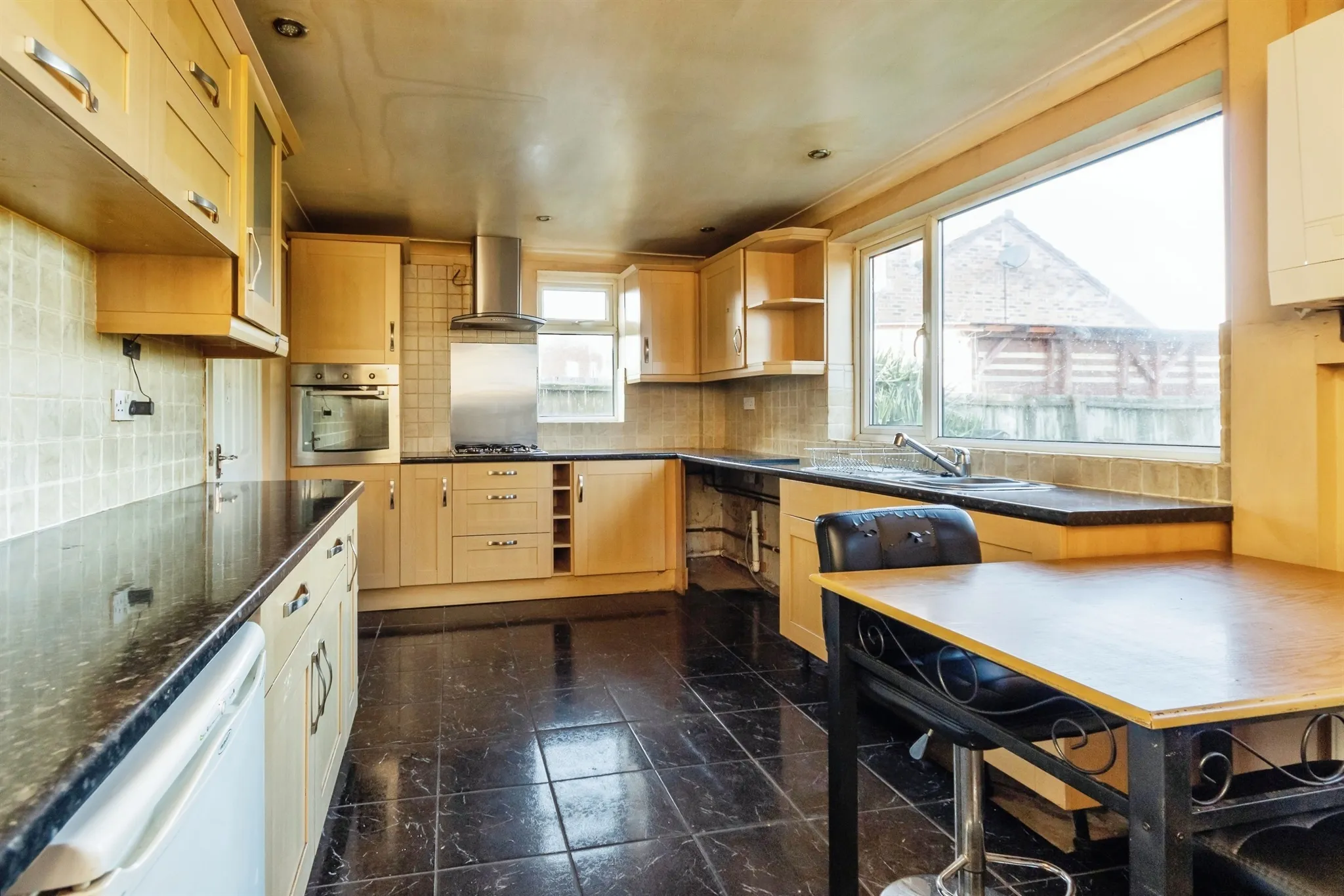 3 bed End of Terrace