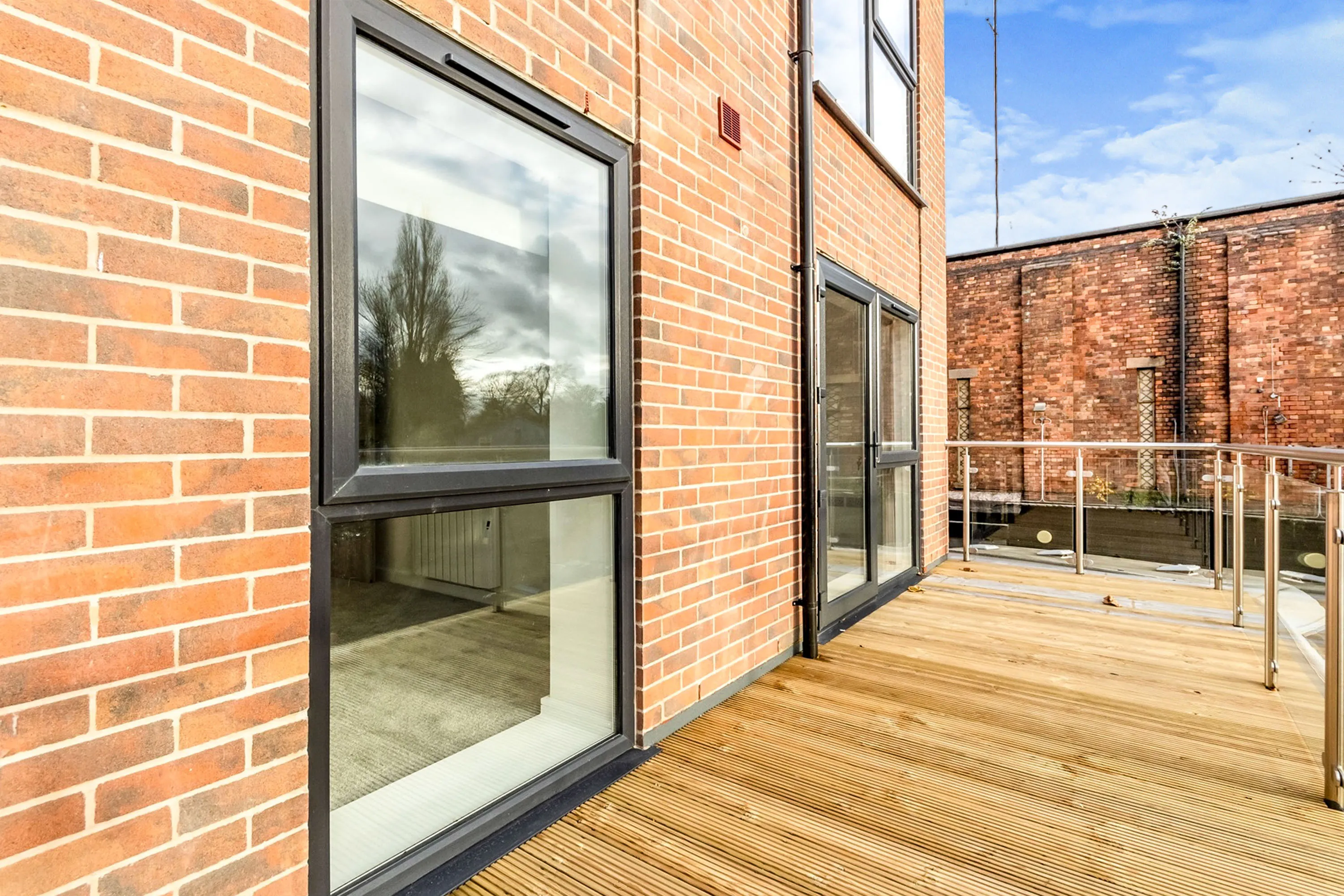 1 bed Ground Flat