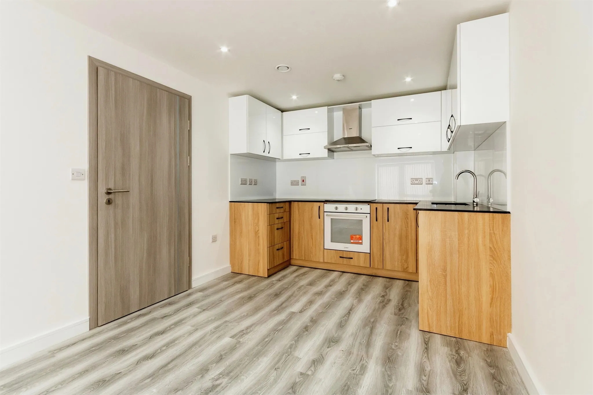 1 bed Ground Flat