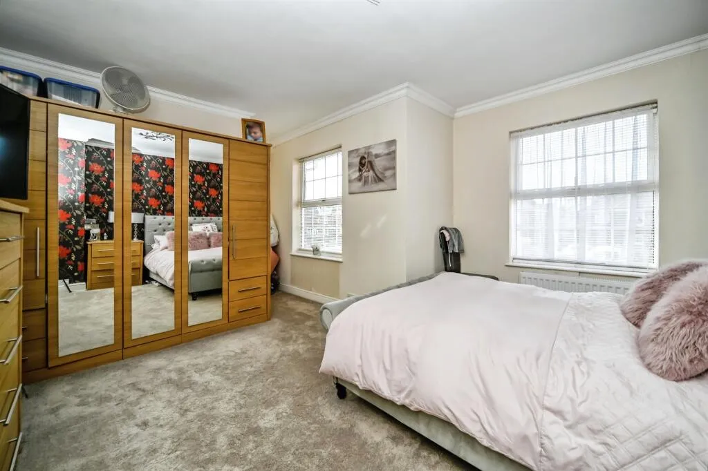 2 bed End of Terrace