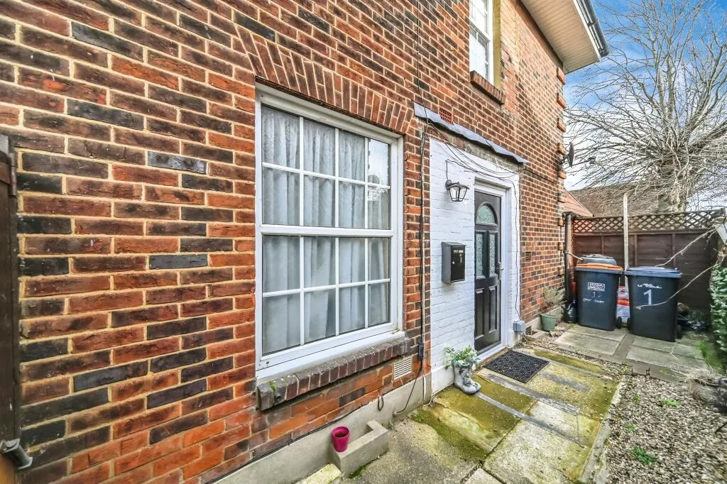 2 bed End of Terrace