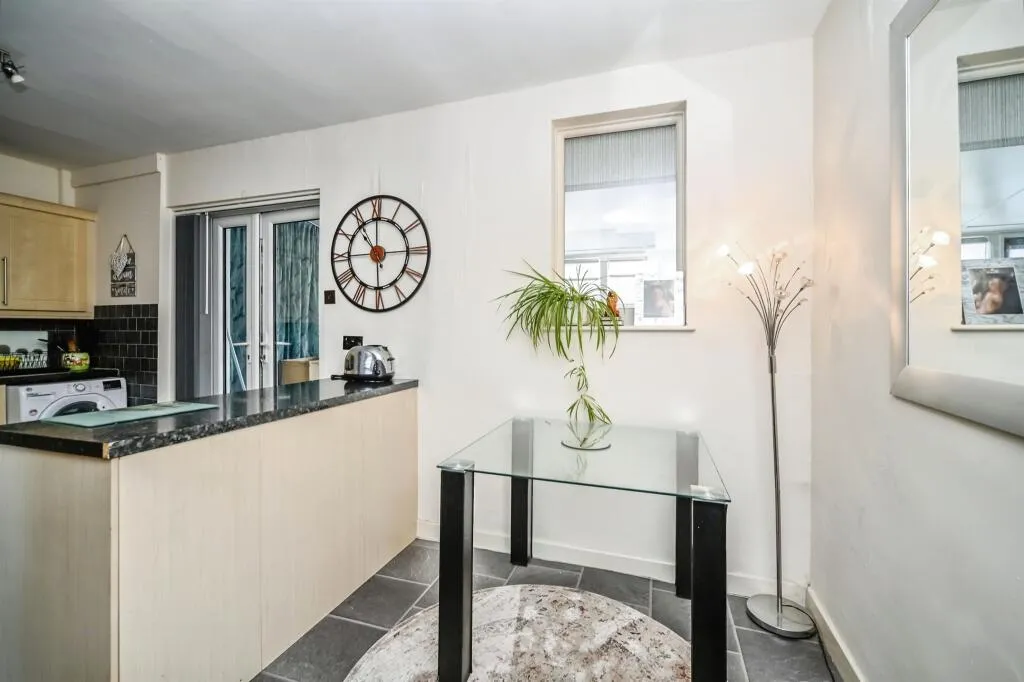 2 bed End of Terrace