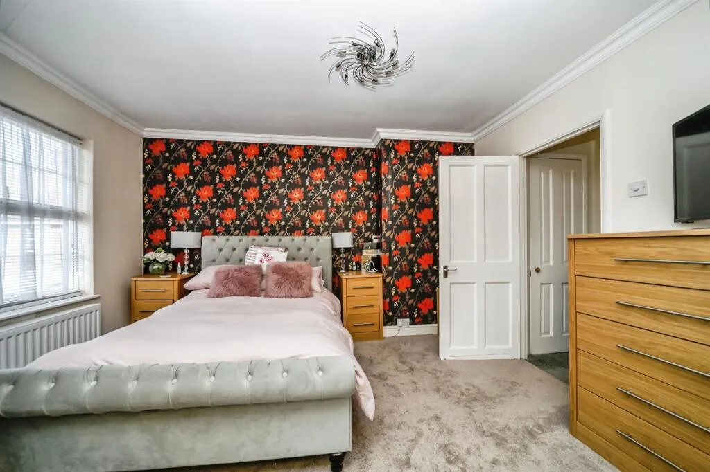 2 bed End of Terrace