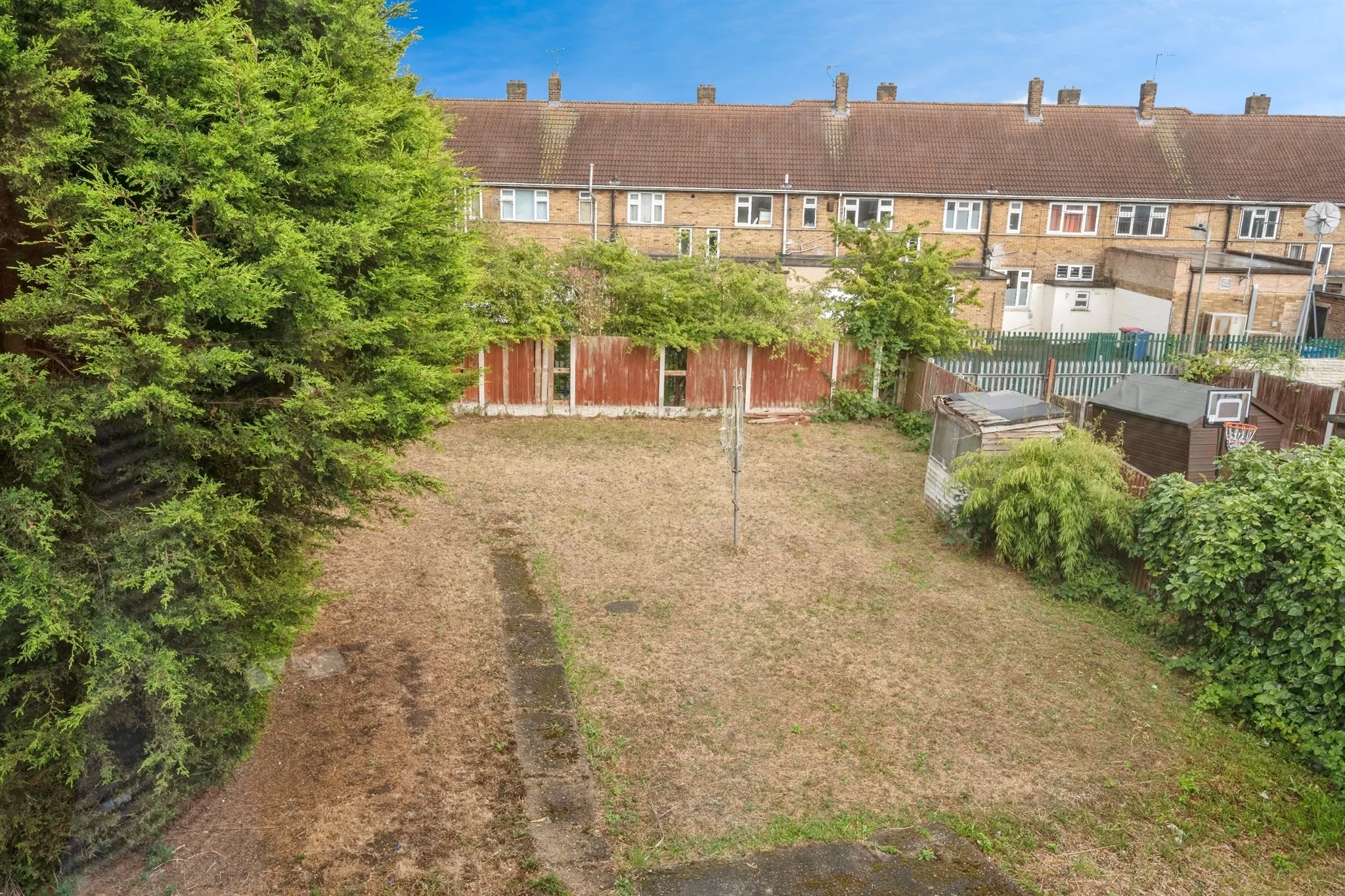 3 bed End of Terrace