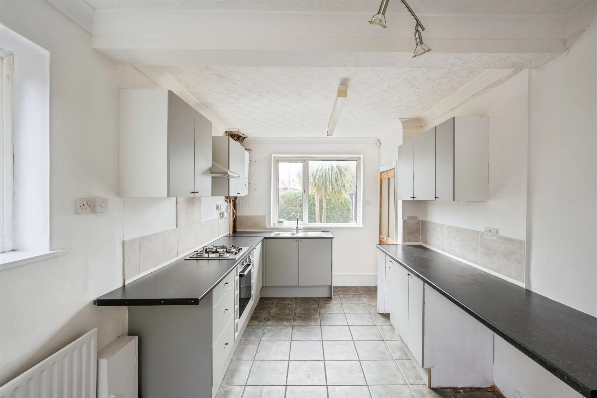 3 bed End of Terrace