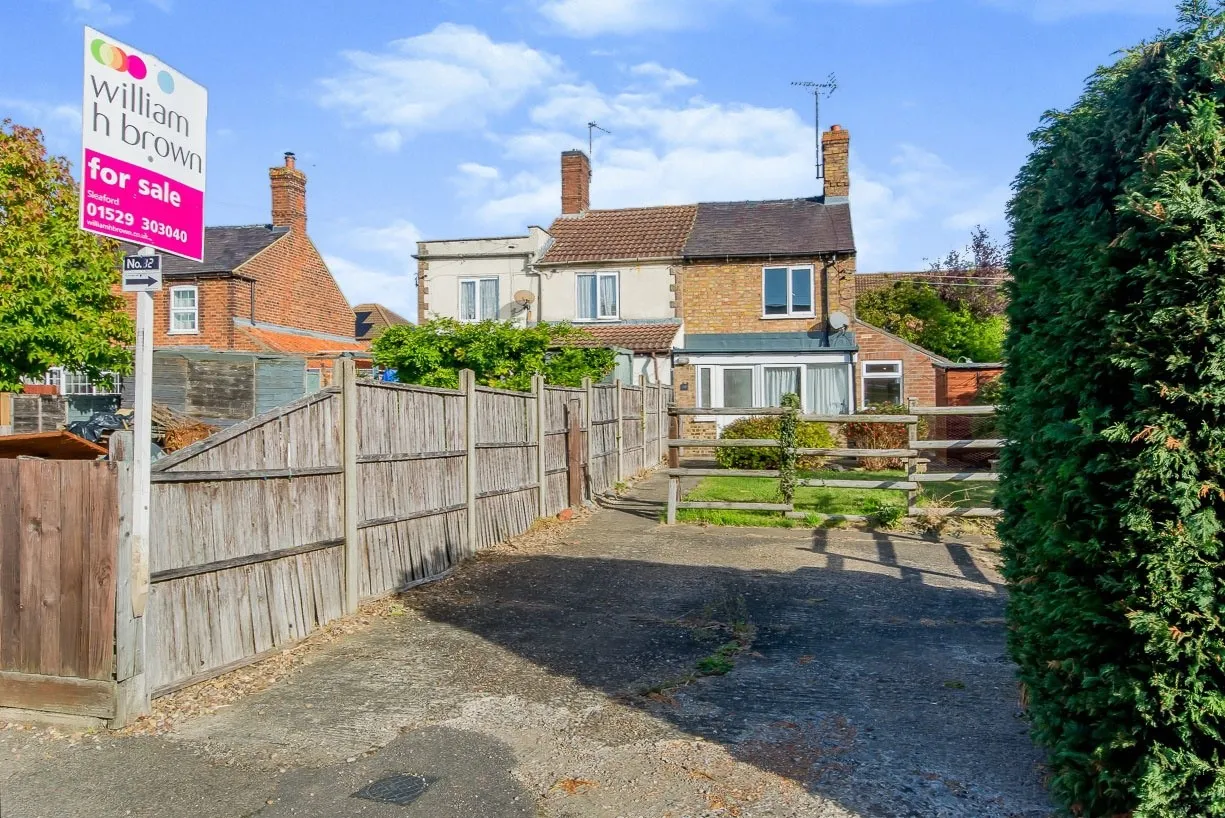 2 bed Semi-Detached