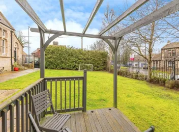 2 bed Barn Conversion