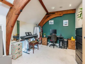2 bed Barn Conversion