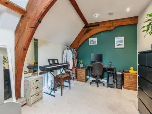 2 bed Barn Conversion