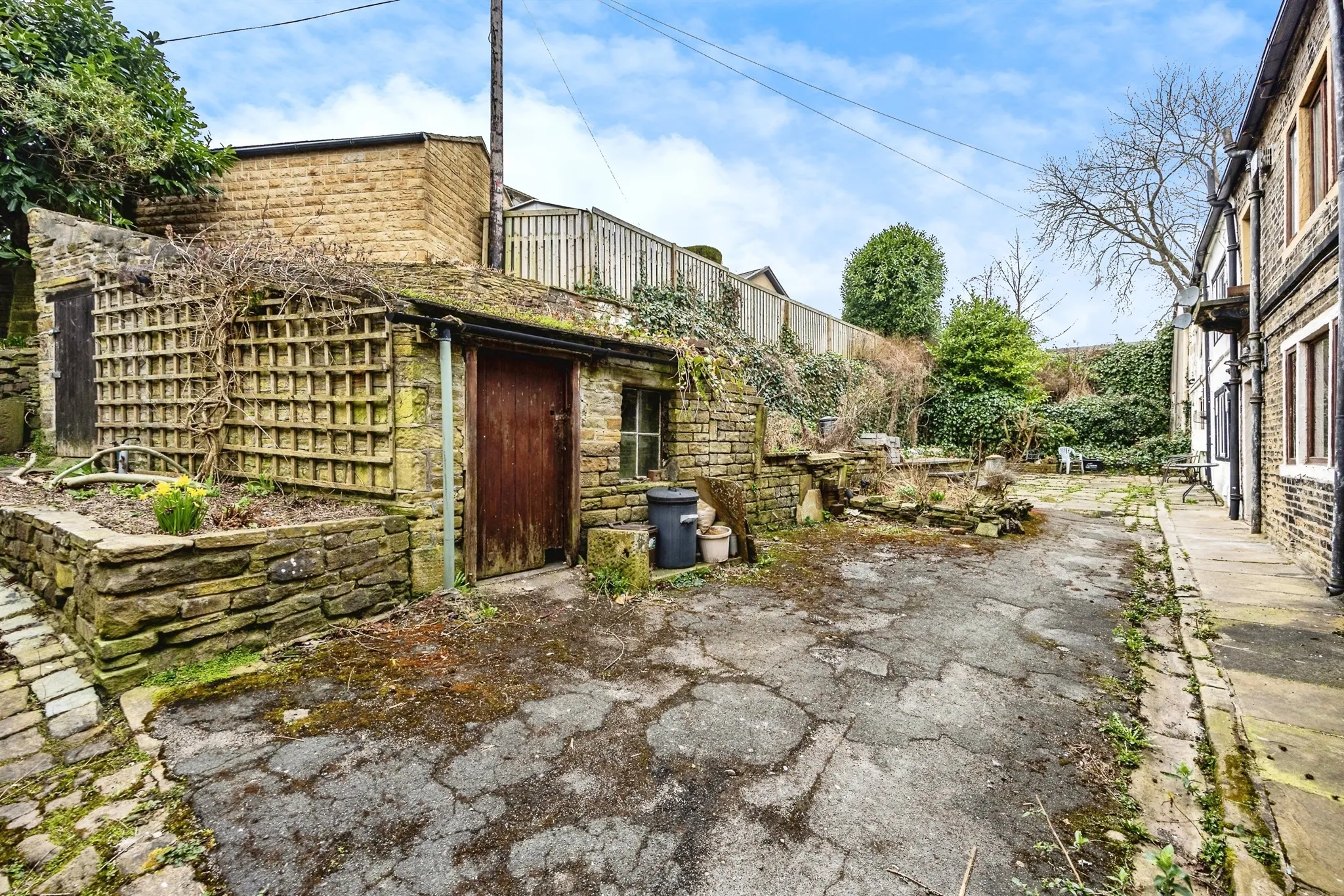 2 bed End of Terrace