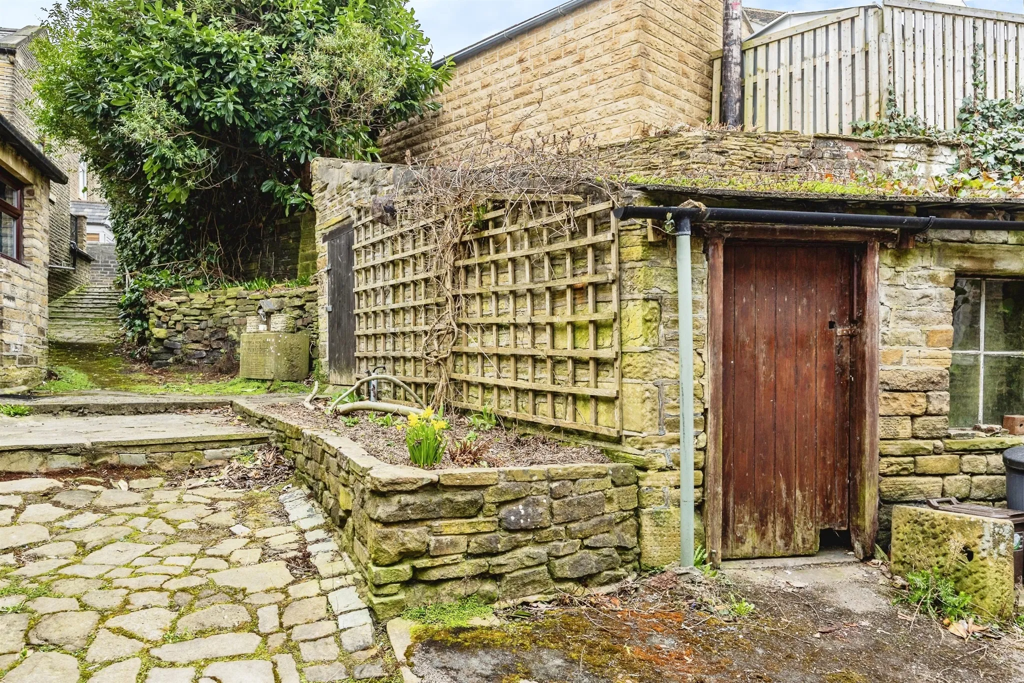 2 bed End of Terrace